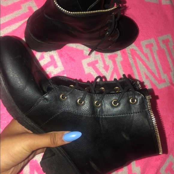 Black and gold boots - Picture 4 of 4